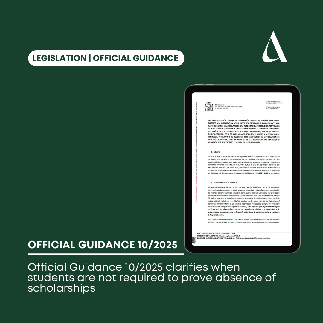 Official Guidance 10/2025 clarifies when students are not required to prove absence of scholarships